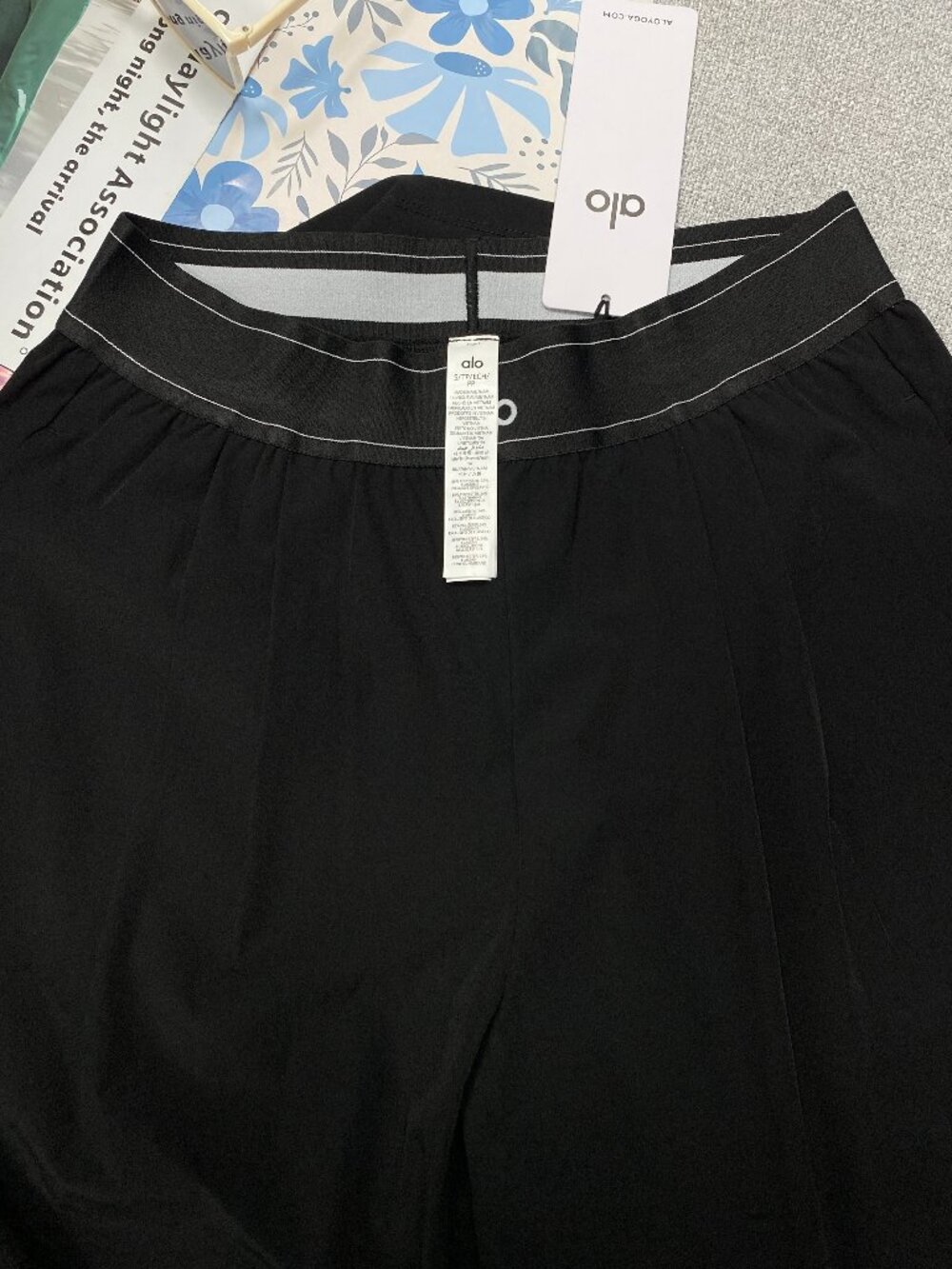 Black💥NWT ALO Yoga Suit Up Wide Trouser(Regular 30” Inseam)💂♀️Versatile - Picture 4 of 8